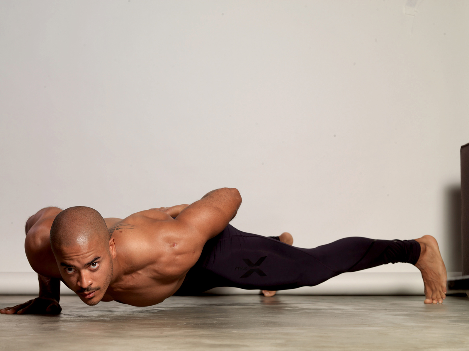 Floor planche hold
